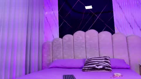 Lia  online show from 07-17-26, 11:50