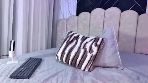 Lia  online show from 07-28-26, 06:20