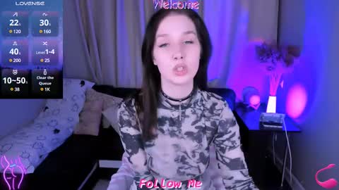 Snapshot of lia_xxgirl chatting on 02-15-25, 12:04 Lia online show from 02-15-25, 12:04