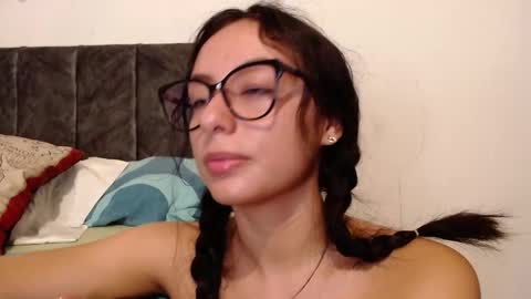 Snapshot of liaa_cute_ chatting on 12-11-24, 01:05 lia online show from 12-11-24, 01:05