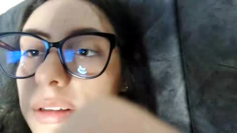 Snapshot of liaa_cute_ chatting on 12-21-24, 03:25 lia online show from 12-21-24, 03:25