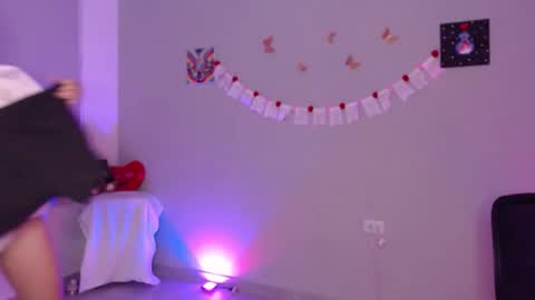 Snapshot of liaa_cute_ chatting on 03-27-26, 03:23 lia online show from 03-27-26, 03:23