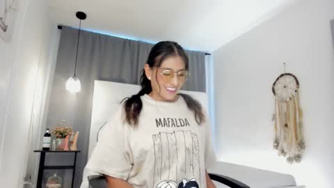   Liaa  online show from 01-13-26, 07:19