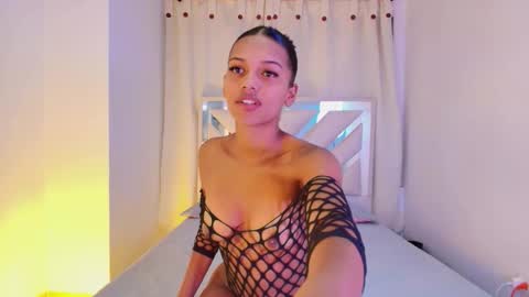 Snapshot of liaa_taylor1 chatting on 03-27-26, 01:44 Lia online show from 03-27-26, 01:44