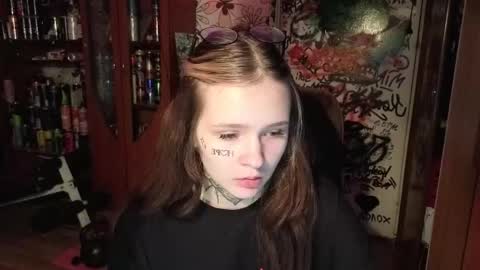 liaaa_li online show from 10-18-25, 03:35