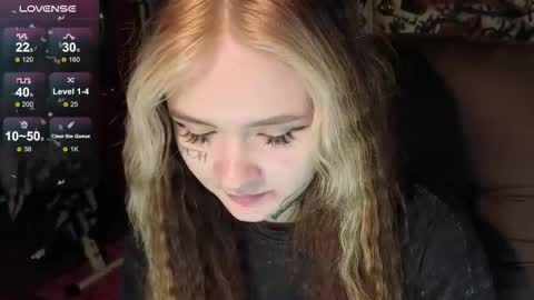 liaaa_li online show from 10-29-25, 07:48