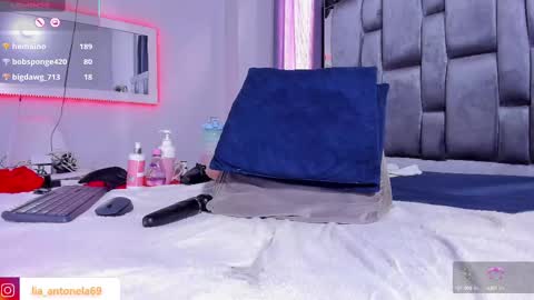 Antonela online show from 02-14-25, 07:02