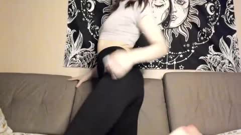 Snapshot of liabanny chatting on 01-10-25, 05:47 Julia online show from 01-10-25, 05:47