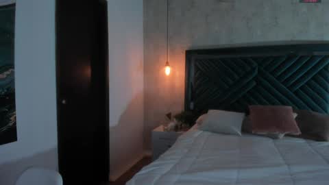 Snapshot of liacox chatting on 05-23-26, 08:35 Lia Cox online show from 05-23-26, 08:35