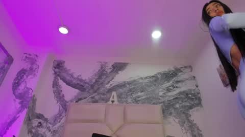 Snapshot of liaflowers chatting on 01-12-25, 06:17 Lia online show from 01-12-25, 06:17