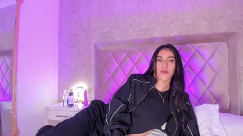 Snapshot of liaflowers chatting on 01-21-25, 04:10 Lia online show from 01-21-25, 04:10