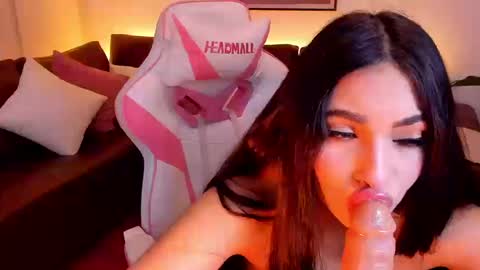 Liah online show from 09-16-25, 01:06