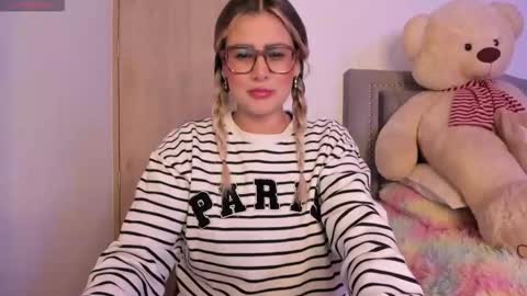 Lia  online show from 10-05-25, 01:48