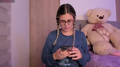 Lia  online show from 11-15-25, 04:21