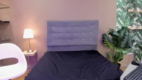 Lia  online show from 04-27-26, 12:14