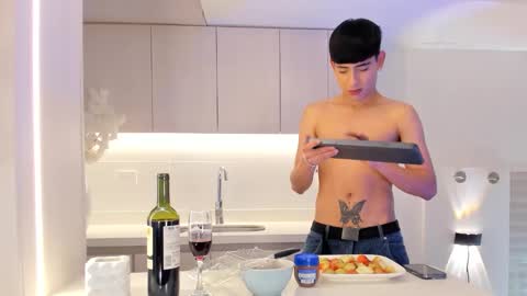 Liam online show from 03-08-26, 01:36