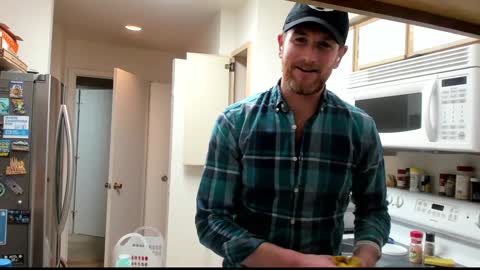 Snapshot of liam_1985 chatting on 12-14-24, 02:23 Liam online show from 12-14-24, 02:23