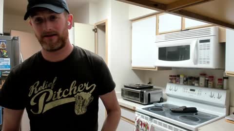 Snapshot of liam_1985 chatting on 12-22-24, 12:28 Liam online show from 12-22-24, 12:28