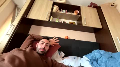 Liam online show from 02-21-25, 09:34