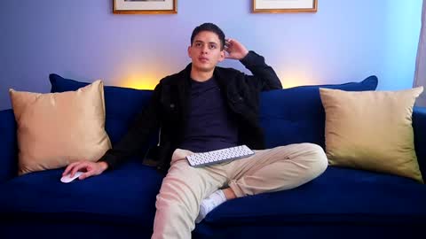 Snapshot of liam_enzho chatting on 12-09-24, 06:03 Liam online show from 12-09-24, 06:03