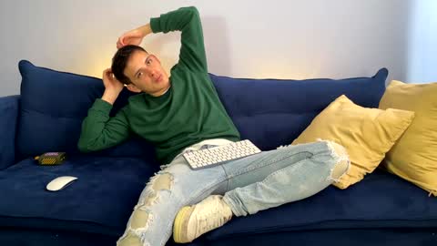 Snapshot of liam_enzho chatting on 02-07-25, 03:30 Liam online show from 02-07-25, 03:30