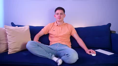 Snapshot of liam_enzho chatting on 02-28-25, 04:31 Liam online show from 02-28-25, 04:31