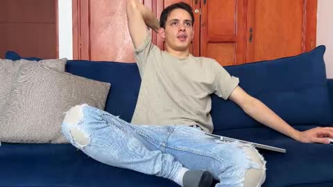 Snapshot of liam_enzho chatting on 12-01-25, 02:44 Liam online show from 12-01-25, 02:44