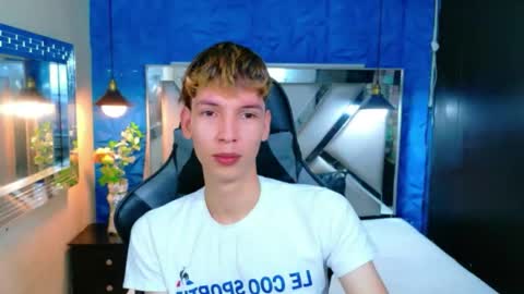 liam_green1 online show from 03-02-26, 03:52