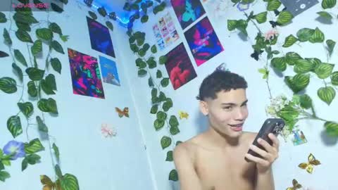 Snapshot of liam_honey18 chatting on 05-06-26, 01:36 liam_honey18 online show from 05-06-26, 01:36