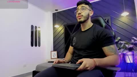 LIAM KLEIN online show from 10-11-25, 11:09