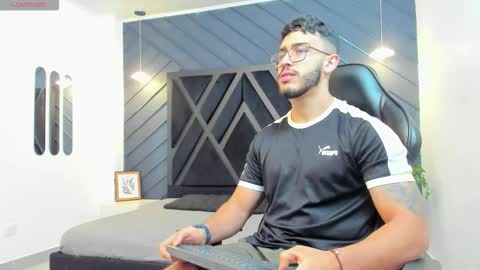 LIAM KLEIN online show from 11-04-25, 11:31