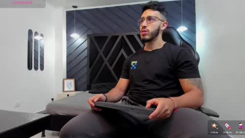 LIAM KLEIN online show from 11-19-25, 11:32