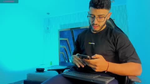 LIAM KLEIN online show from 11-27-25, 11:12