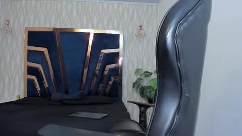 LIAM KLEIN online show from 02-15-26, 08:27