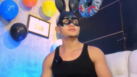 liam_knight online show from 11-20-25, 02:23