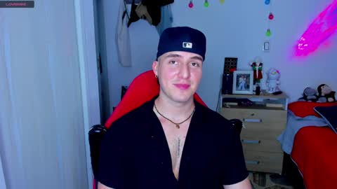 Snapshot of liam_oficial chatting on 12-13-24, 07:15 liam online show from 12-13-24, 07:15