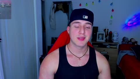 Snapshot of liam_oficial chatting on 12-21-24, 03:36 liam online show from 12-21-24, 03:36