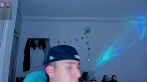 Snapshot of liam_oficial chatting on 01-14-25, 03:01 liam online show from 01-14-25, 03:01