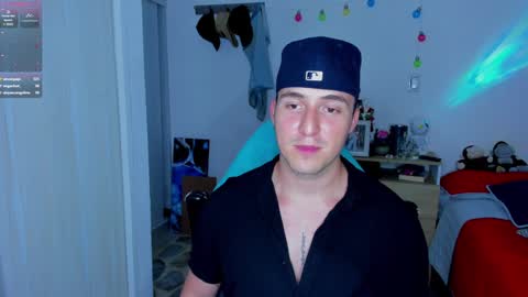 Snapshot of liam_oficial chatting on 01-15-25, 06:01 liam online show from 01-15-25, 06:01