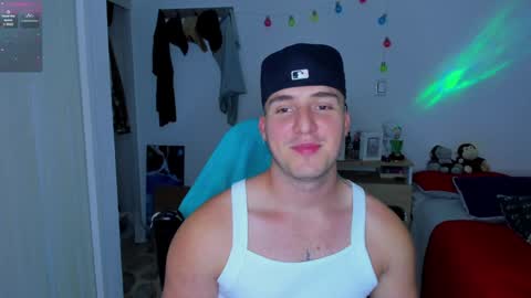 Snapshot of liam_oficial chatting on 01-25-25, 03:30 liam online show from 01-25-25, 03:30