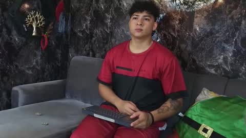 liam online show from 11-26-25, 01:12