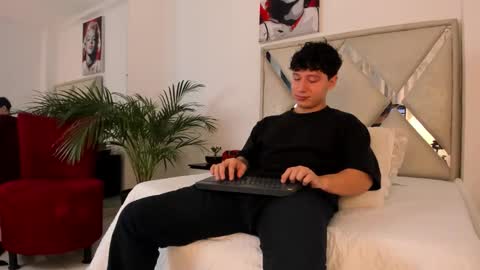 Snapshot of liam_saint chatting on 02-19-26, 12:56 Call me Lian online show from 02-19-26, 12:56