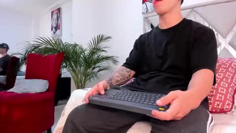 Snapshot of liam_saint chatting on 02-26-26, 12:04 Call me Lian online show from 02-26-26, 12:04