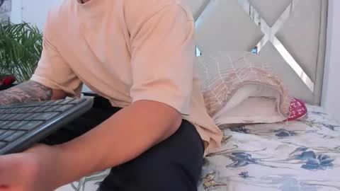 Snapshot of liam_saint chatting on 03-03-26, 12:11 Call me Lian online show from 03-03-26, 12:11