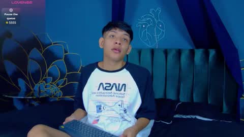 Liam online show from 12-01-25, 12:21