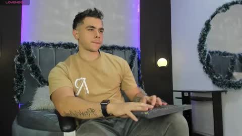 Liam online show from 11-23-25, 10:42