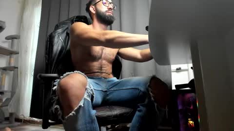 Liam online show from 11-16-25, 07:58