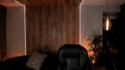 Liam online show from 11-23-25, 03:50