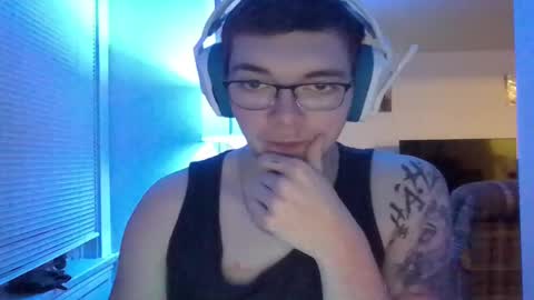 Snapshot of liamnotsonormal chatting on 12-21-24, 04:52 LiamNotSoNormal online show from 12-21-24, 04:52