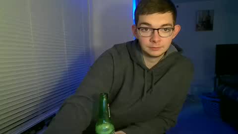 Snapshot of liamnotsonormal chatting on 12-28-24, 04:41 LiamNotSoNormal online show from 12-28-24, 04:41